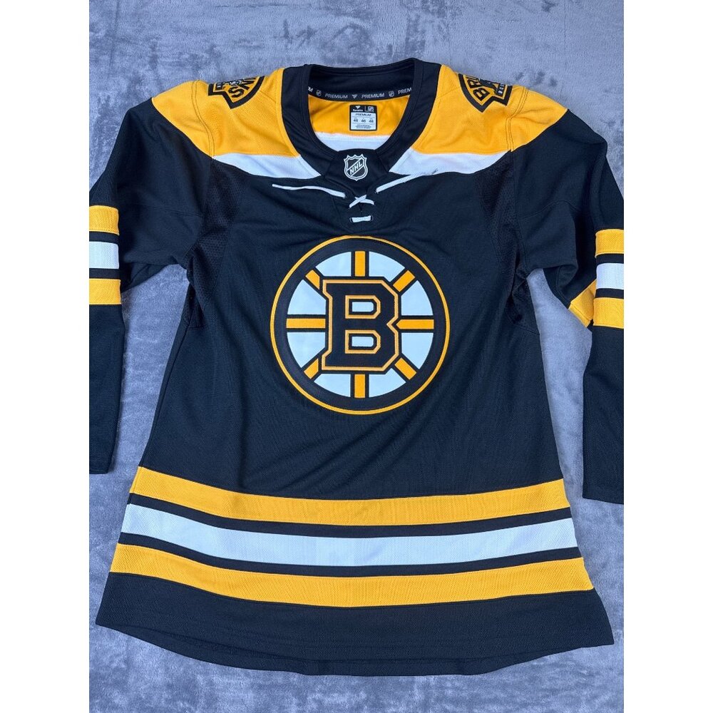 Size 46 - $180 Boston Bruins Fanatics Home Premium Jersey NHL - Black